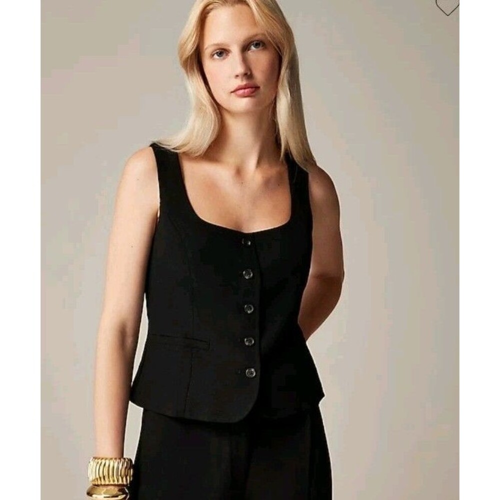 J.Crew Scoopneck Vest in Drapey Crepe Black Button Fasten CF359 $98 Size 2 NWT